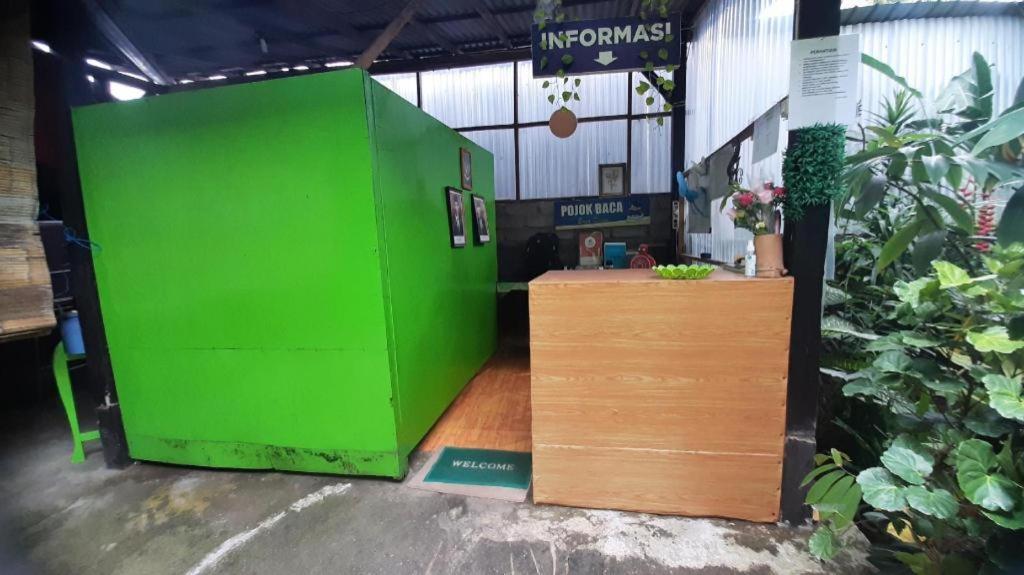 Oyo 90714 乌玛潘德塔巴南酒店 Selemadeg 外观 照片